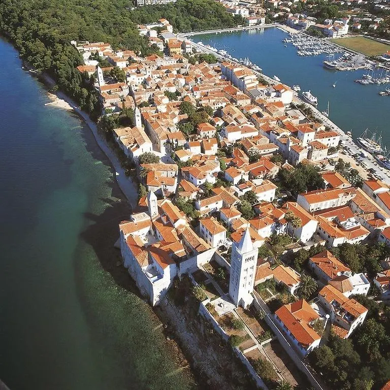 Apartment Ferienwohnung In Supetarska Draga